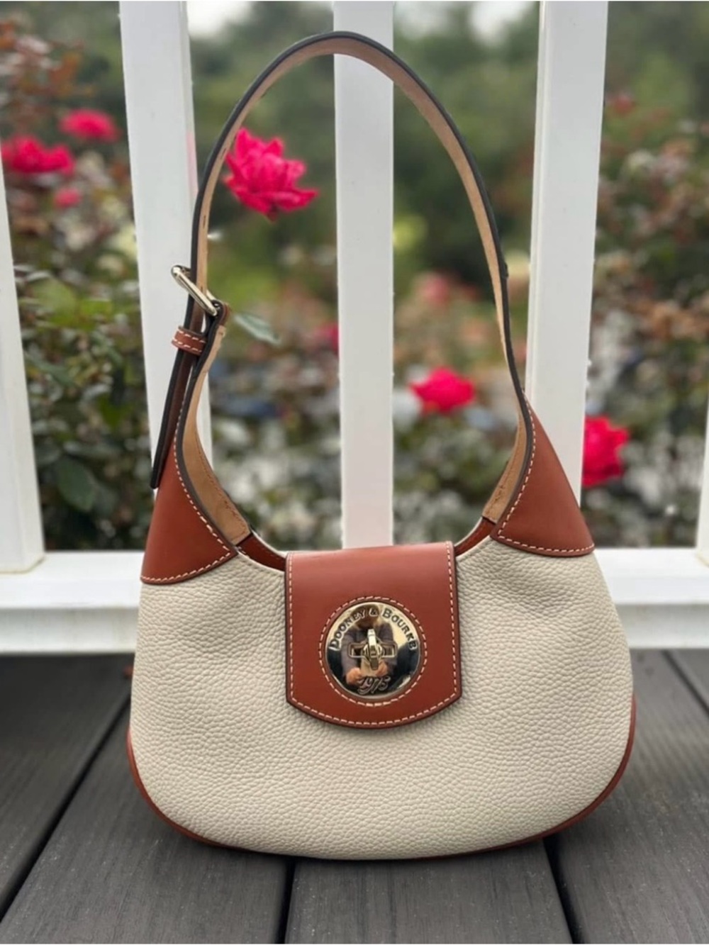 Dooney & Bourke Turnlock Hobo in Excellent Condition